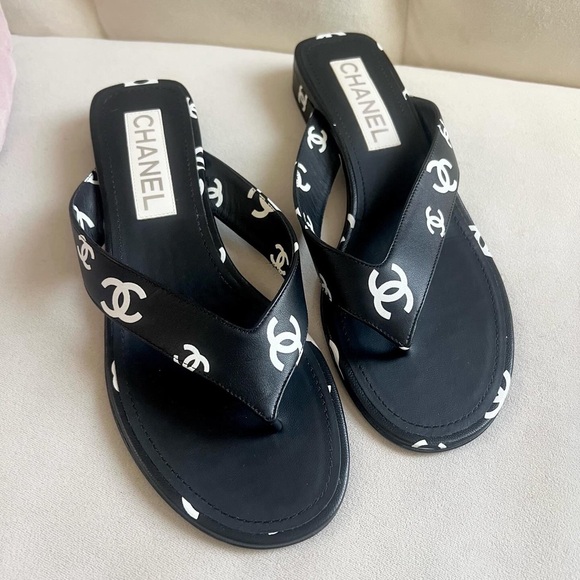 Chanel Leather CC Sandals size 37,5 fit size 7-7.5 US - Picture 3 of 12